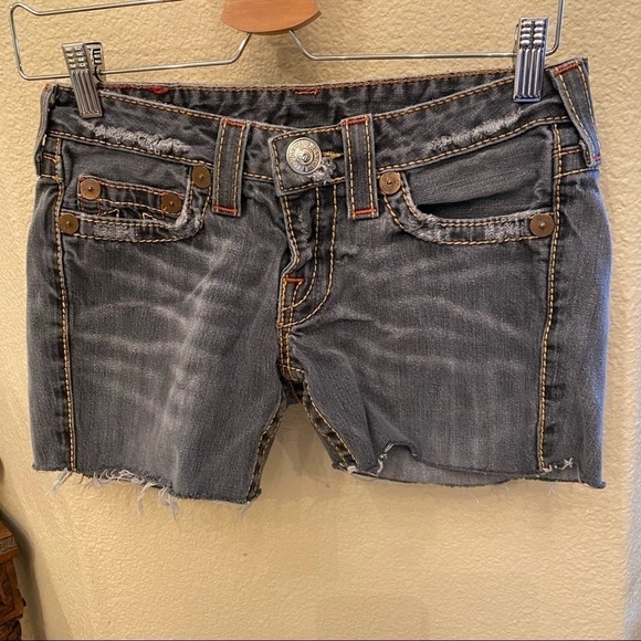 Vintage TRUE RELIGION Women Gray Cut Off Jean Shorts Size 27 - Picture 2 of 9